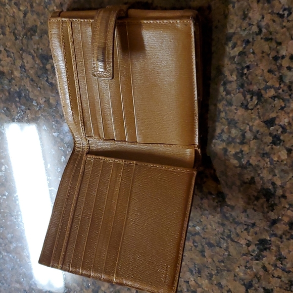 Gucci Wallet - Picture 3 of 4